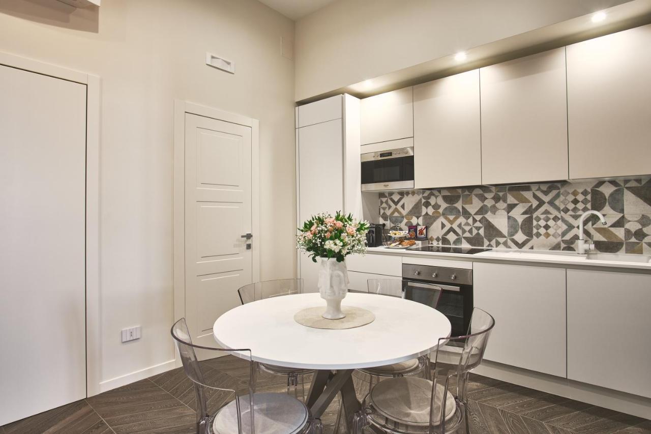 Miche Luxury Home - Appartamento Vista Mare A Трани Экстерьер фото